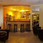 Отель Johanniter Gaestehaus 3*
