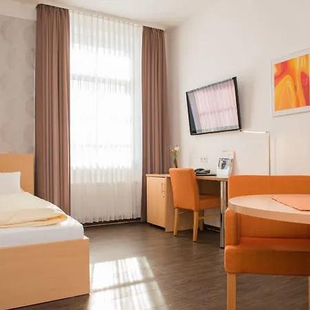 Ξενοδοχείο Johanniter Gaestehaus 3*